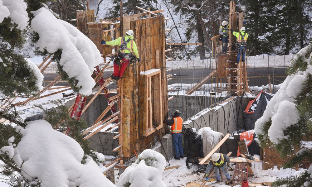 The Dos and Don’ts of Winter Construction Work