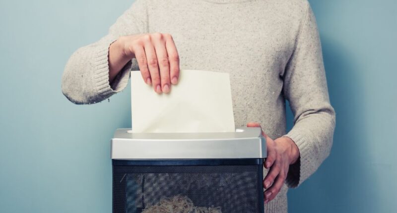 How To Operate a Paper Shredder Safely and Efficiently