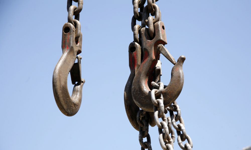 Why You Should Use Chains in Your Rigging Application